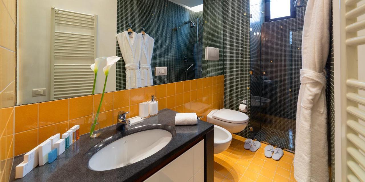 Suite Augustus - Free Parking Genoa Ngoại thất bức ảnh