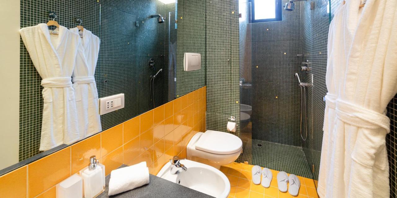 Suite Augustus - Free Parking Genoa Ngoại thất bức ảnh